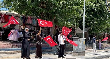 Tarsus'ta milli heyecan caddelere taştı