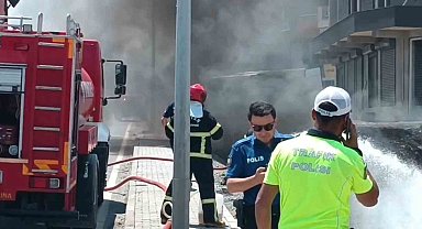 Tatvan'da lastik yangını elektrik hattına sıçradı: Yol trafiğe kapatıldı