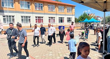 Tavşanlı'da okulda hayır çarşısı düzenlendi