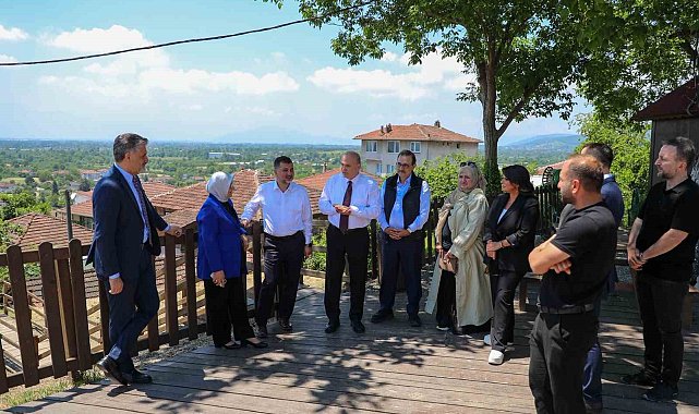 TBMM Yapay Zeka Araştırma Komisyonu Başkanı Dönmez ve Sarıeroğlu, Konuralp Antik Kenti'ni gezdi