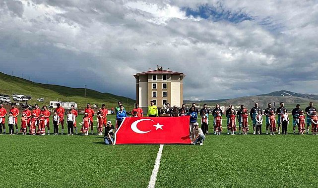 Tekman'da Mustafa Çiftçi futbol turnuvası şampiyonu Hürriyetspor oldu