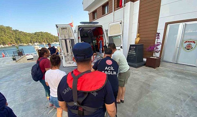 Tersane adasında rahatsızlanan vatandaşa tıbbi tahliye
