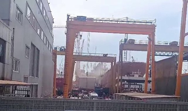 Tersanede bakımdaki gemide yangın
