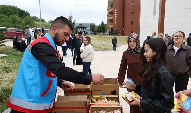 Tokat Belediyesi YKS maratonunda gençleri ve ailelerini yalnız bırakmadı