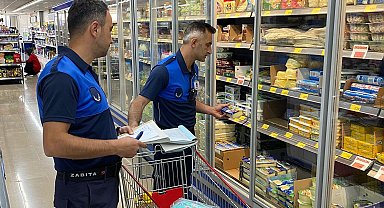 Tosya'da zabıta ekipleri maketleri denetledi
