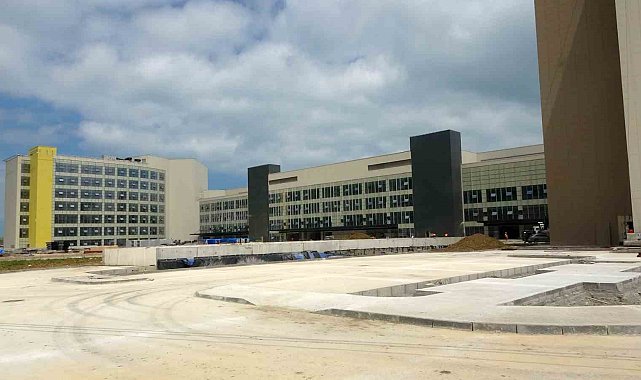 Trabzon'un sağlık üssünde 8 bin kişi görev yapacak