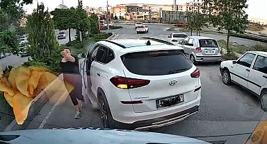Trafikte yol kesip tepki gösteren sürücü kamerada