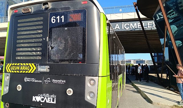 Tuzla'da ani fren yapan yolcu otobüsüne beton pompası çarptı: Cam patladı, yolcular yere savruldu