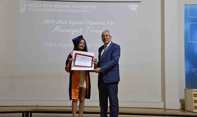 Ula Ali Koçman MYO'da mezuniyet coşkusu