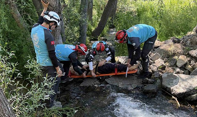 UMKE personeli Koramaz Vadisi'nde zorlu eğitim kampını başarıyla tamamladı