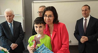 Uşak'ta 64 bin 344 öğrenci karne sevinci yaşadı
