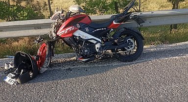 Uşak'ta motosiklet kamyona arkadan çarptı: 1 ölü