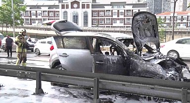 Üsküdar'da alev alev yanan SUV kullanılamaz hale geldi