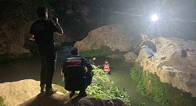 Vadide girdiği suda akıntıya kapılan çocuk hayatın kaybetti