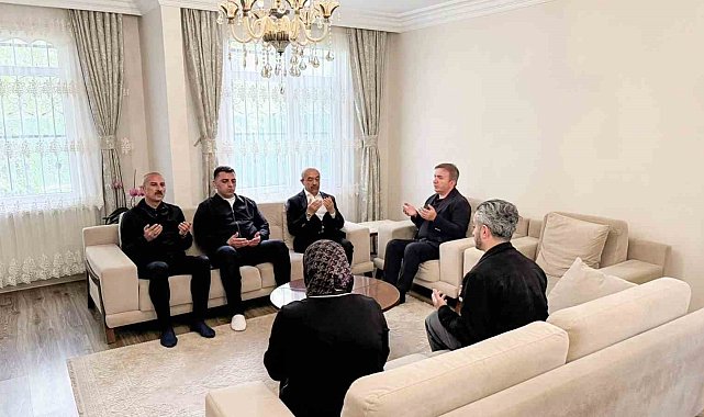 Vali Aydoğdu'dan İl Milli Eğitim Müdürü Kartal'a taziye ziyareti