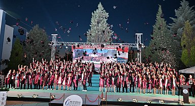 Vali Özkan'dan yeni hekimlere dikkat çeken mesajlar
