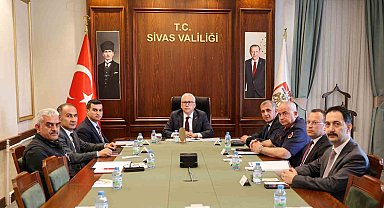 Vali Şimşek: "Vatandaşlarımızın huzuru ve güvenliği için ahada olmaya devam edeceğiz"