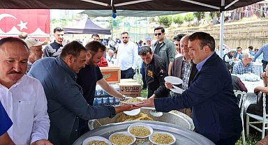 Vali Sözer Hıdırellez şenliklerinde vatandaşlarla buluştu