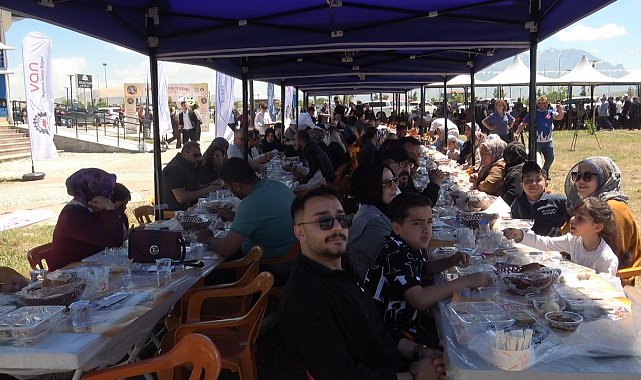 Van'da 'Dünya Kahvaltı Günü' renkli görüntülerle kutlandı