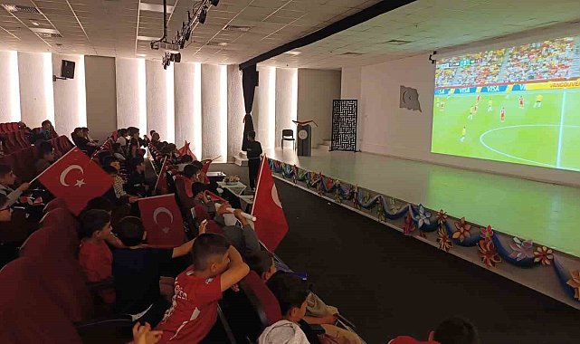 Van'da milli maç heyecanı