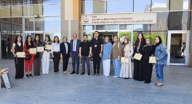 Van'da üniversite öğrencilerinden hasta çocuklara moral etkinliği
