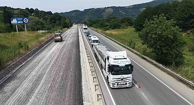 Yalova-Bursa kara yolunda asfaltlama çalışması devam ediyor