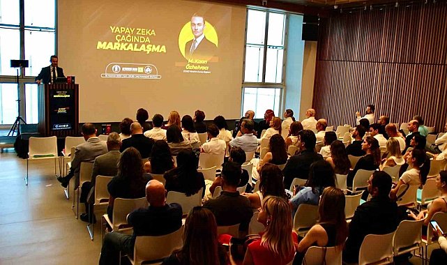 Yapay zeka çağında markalaşma İzmir'de masaya yatırıldı
