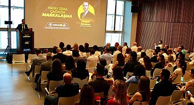 Yapay zeka çağında markalaşma İzmir'de masaya yatırıldı