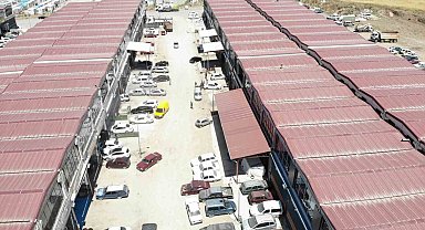 Yazın toz, kışın çamur çilesi esnafı bezdirdi: "Burayı belediyenin yapması gerekiyor"