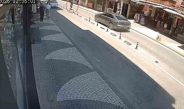 Yolun karşısına geçen engelli yayaya otomobil çarptı
