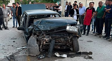 Yozgat'ta freni patlayan otomobil iki araca çarptı: 6 yaralı