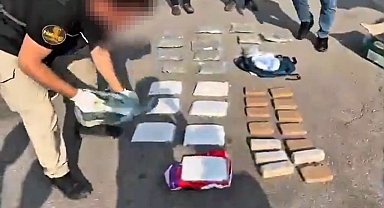 Yüksekova'da 28 kilo uyuşturucuyla yakalanan doktor tutuklandı