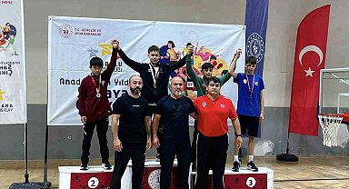 Yunusemreli güreşçilerden Uşak'tan 3 madalya