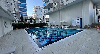 13 yaşındaki kız çocuğunun haşema ile havuza girmesine izin vermeyen Rus uyruklu site yöneticisi tutuklandı
