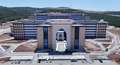 15 milyar liralık dev sağlık yatırımında sona gelindi: 1071 yataklı hastane yıl sonunda açılacak