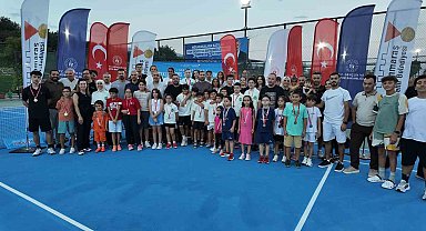 15 Temmuz Spor Vadisi'nde ödüllü tenis turnuvasında şampiyonlar belli oldu