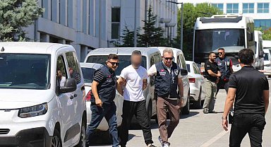 20 yıllık faili meçhul bakkal cinayetinin şüphelileri adliyeye sevk edildi