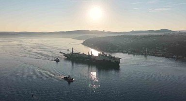 325 metrelik dev boru döşeme gemisi İstanbul Boğazı'ndan geçiş yaptı