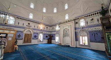 534 yıllık bu cami kıble hassasiyeti ile dikkat çekiyor