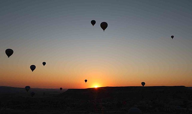 6 ayda 306 bin turist Kapadokya'yı kuş bakışı izledi