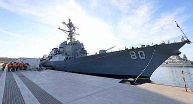 ABD Savaş Gemisi 'USS Roosevelt' Mersin Limanı'na demirledi