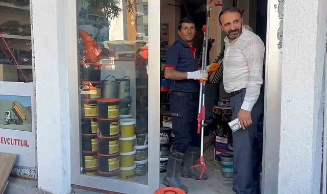 Adilcevaz'da iş yerine giren yılan ekipleri harekete geçirdi