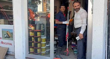 Adilcevaz'da iş yerine giren yılan ekipleri harekete geçirdi