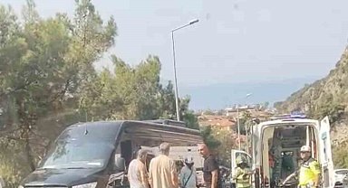Ağabeyinin kullandığı araçtan kazada yola savrulan genç hayatını kaybetti