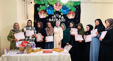 Ağrı'da okuma yazma öğrenen kadınlar için Okuma Bayramı düzenlendi