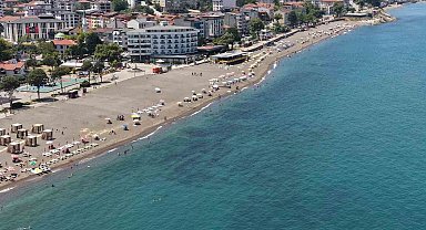 Akçakoca'da termometreler 37 dereceyi gösterdi, sahiller doldu taştı
