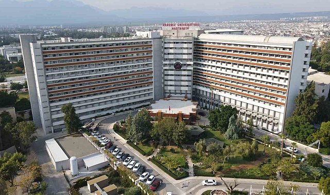 Akdeniz Üniversitesi'nde 3'üncü rahim nakli operasyonu başladı
