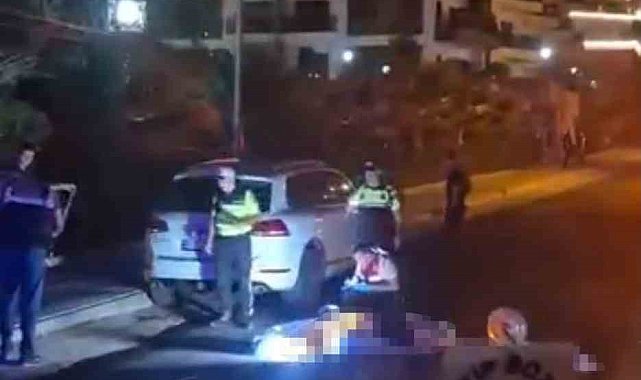 Alanya'da park halindeki otomobile çarpan genç motosikletli hayatını kaybetti