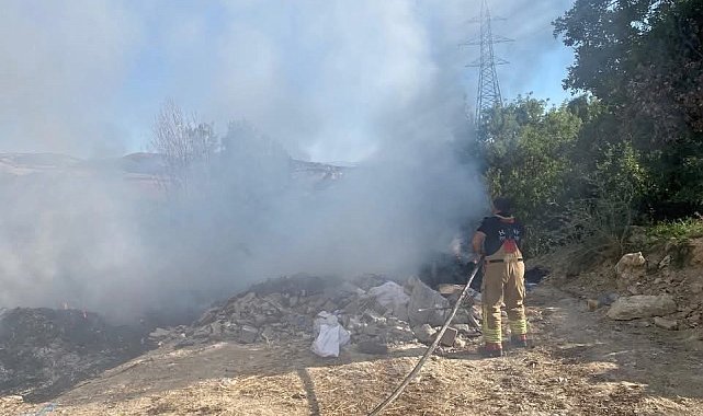 Altınözü'de çöplük yangını