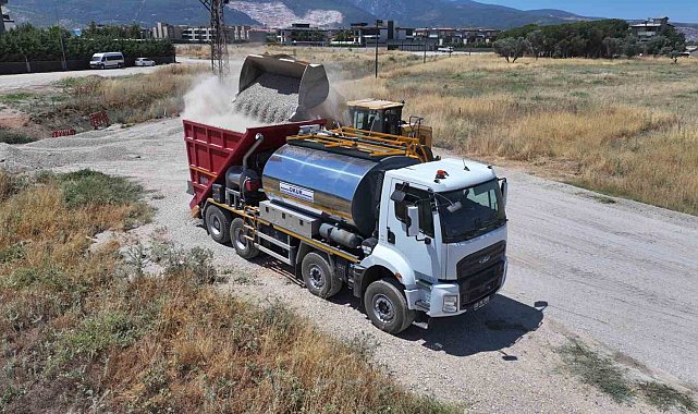 Altyapısı tamamlanan yollar asfaltlanıyor